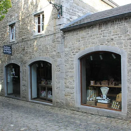 红衣酒庄公寓 * 杜柏